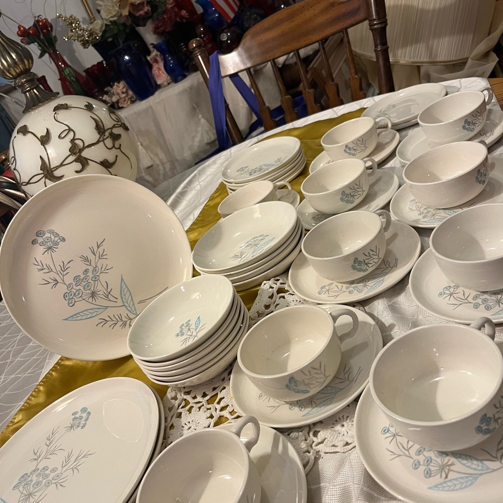 Stetson Blue Floral Dinnerware Set